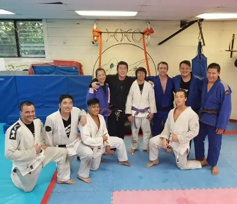 Group photo on the mats